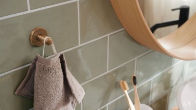 Kalia - tesa_ Moon_Bronze_Towel_Hook_40603_mood.jpg